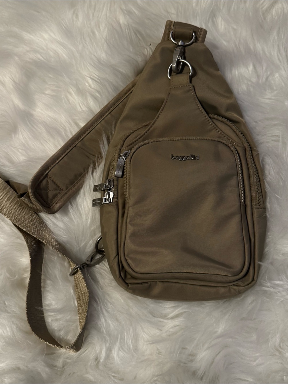 Baggallini Olive Green Sling Bag with Adjustable straps